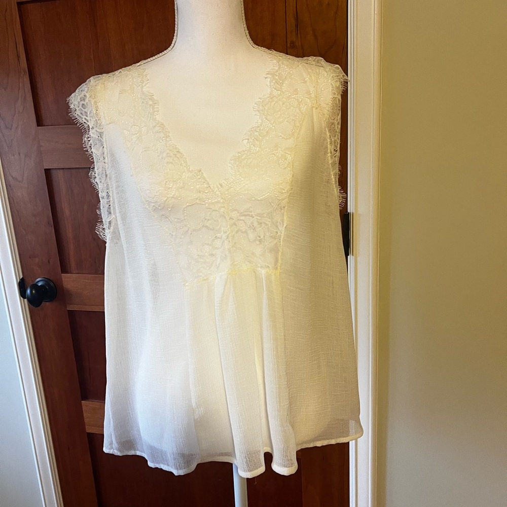 Eyelash lace cream •sheer•